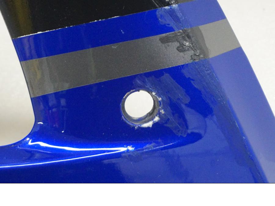 Höger sida på Sidkåpa från en Yamaha YZF 1000 R1 -2001 motorcykel.