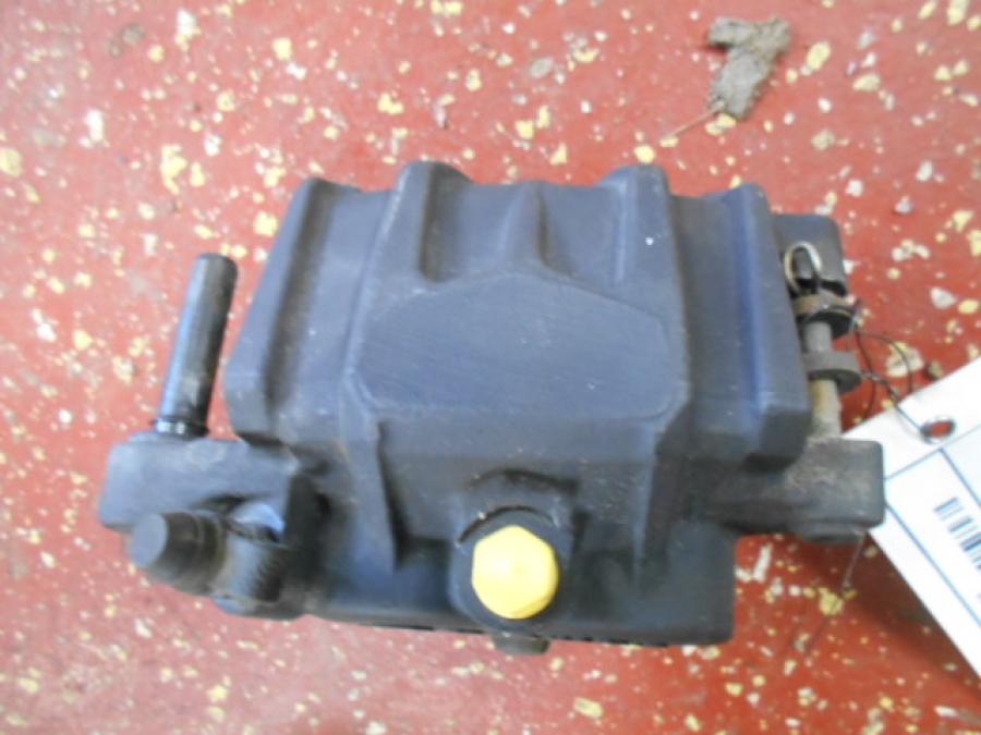 Baksidan på Bromsok från en Husqvarna TR 650 Strada -2012 motorcykel.