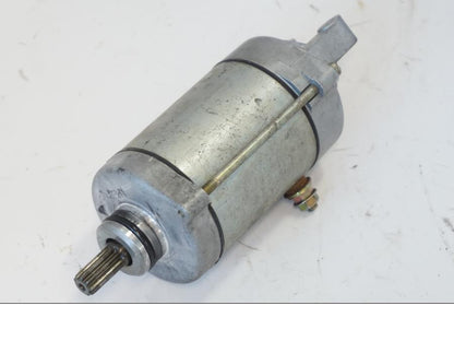 Extrabild2 på Startmotor från en Honda CBR 900 RR -2001 motorcykel.