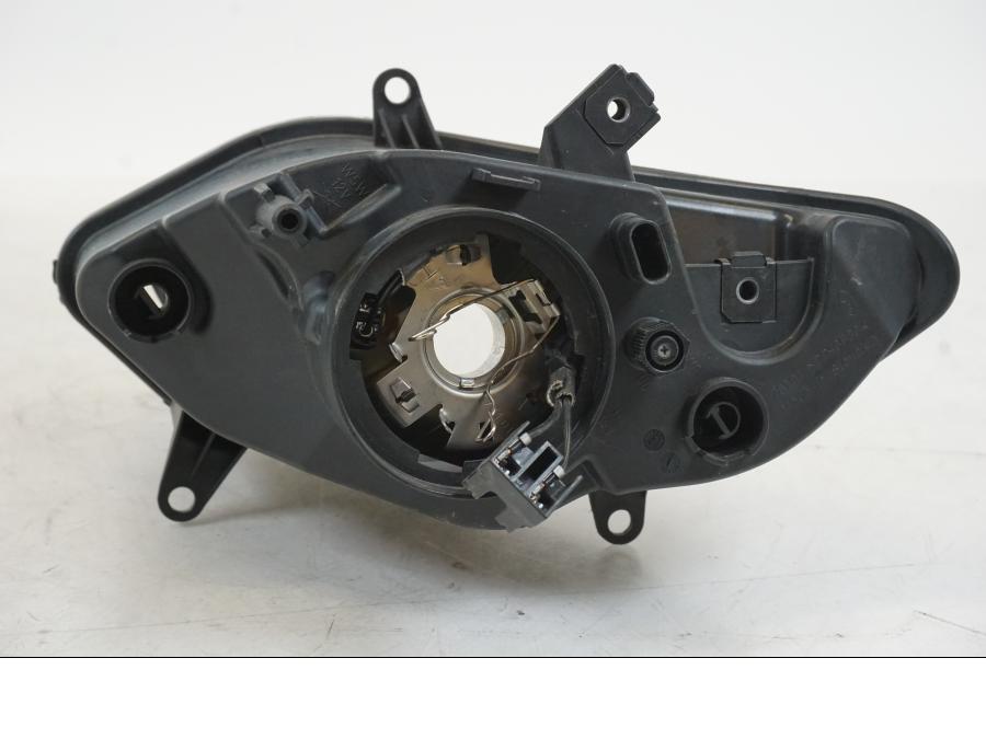 Extrabild2 på Strålkastare från en BMW S 1000 XR -2015 motorcykel.