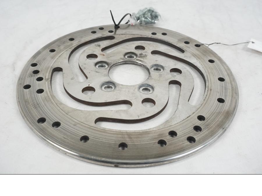 Snett uppifrån på Bromsskiva från en H-D Softail FXCW Rocker -2008 motorcykel.