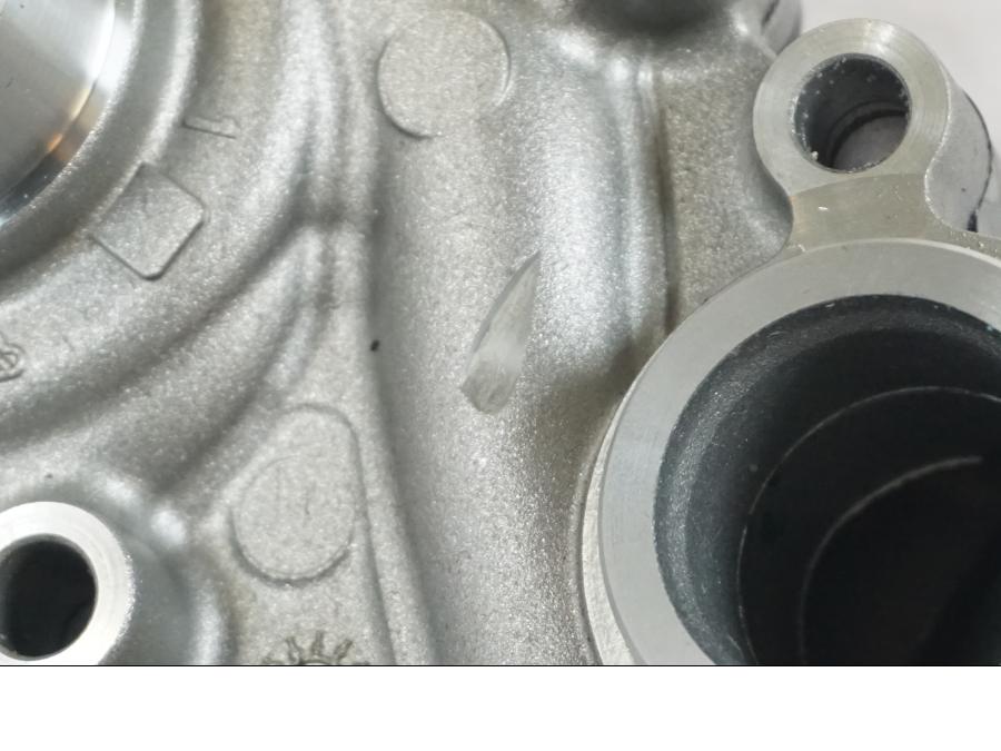 Extrabild3 på Vattenpump från en BMW R 1200 GSA -2014 motorcykel.