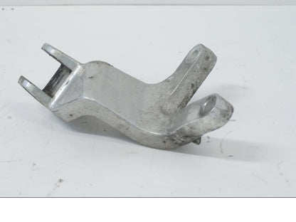 Vänster sida på Fotpinnefäste från en Yamaha YZF 1000 R -1997 motorcykel.