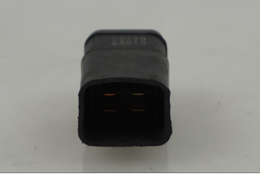 Höger sida på Relä från en Suzuki SV 1000 -2007 motorcykel.