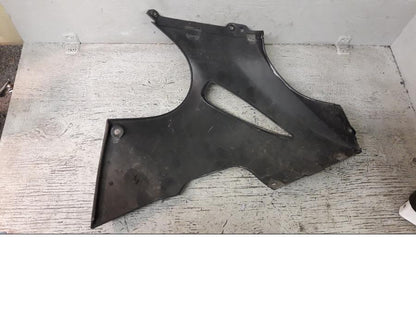 Höger sida på Magkåpa från en Kawasaki ER-6F -2008 motorcykel.