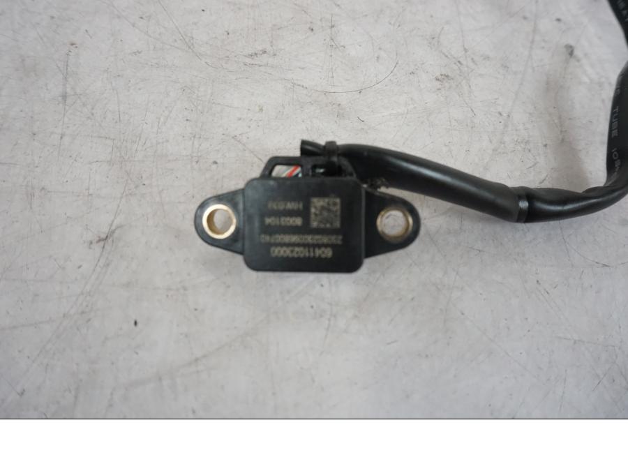 Baksidan på Växelindikator från en KTM 1290 Super Duke R -2023 motorcykel.