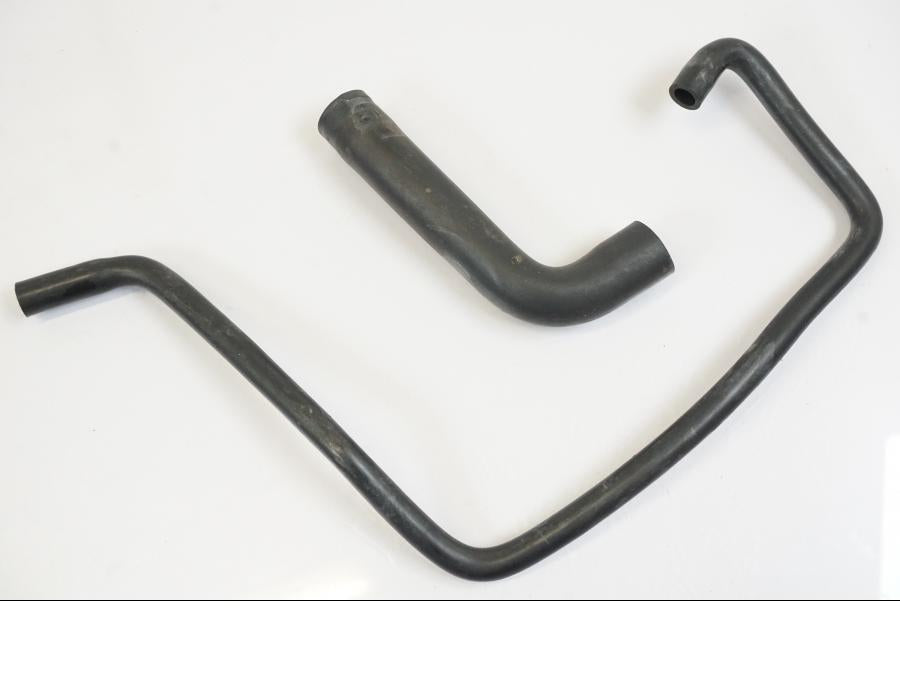 Baksidan på Vattenkyl Slang Set från en Triumph Trident -2021 motorcykel.