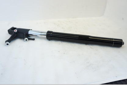 Framsidan på Gaffelben från en Honda CBR 1000 RR -2010 motorcykel.