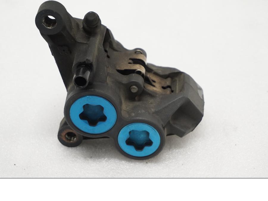 Framsidan på Bromsok från en Yamaha TDM 900 -2002 motorcykel.