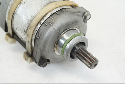 Baksidan på Startmotor från en Ducati Streetfighter V4 -2020 motorcykel.