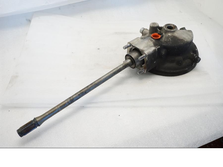 Framsidan på Slutväxel från en Yamaha XVZ 13TD -1999 motorcykel.