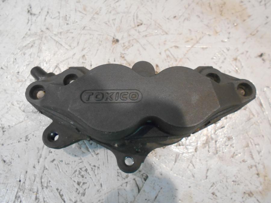 Baksidan på Bromsok från en BMW K 1300 R -2009 motorcykel.