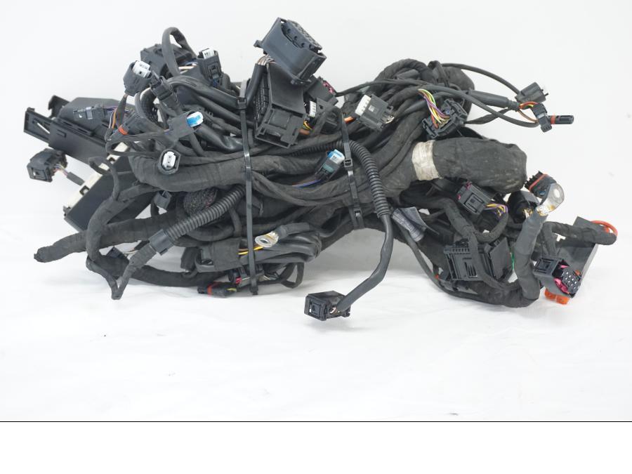 Framsidan på Kabelstam från en BMW K 1600 -2015 motorcykel.