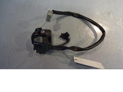 Framsidan på Styrelreglage från en Honda NC 750 S -2017 motorcykel.