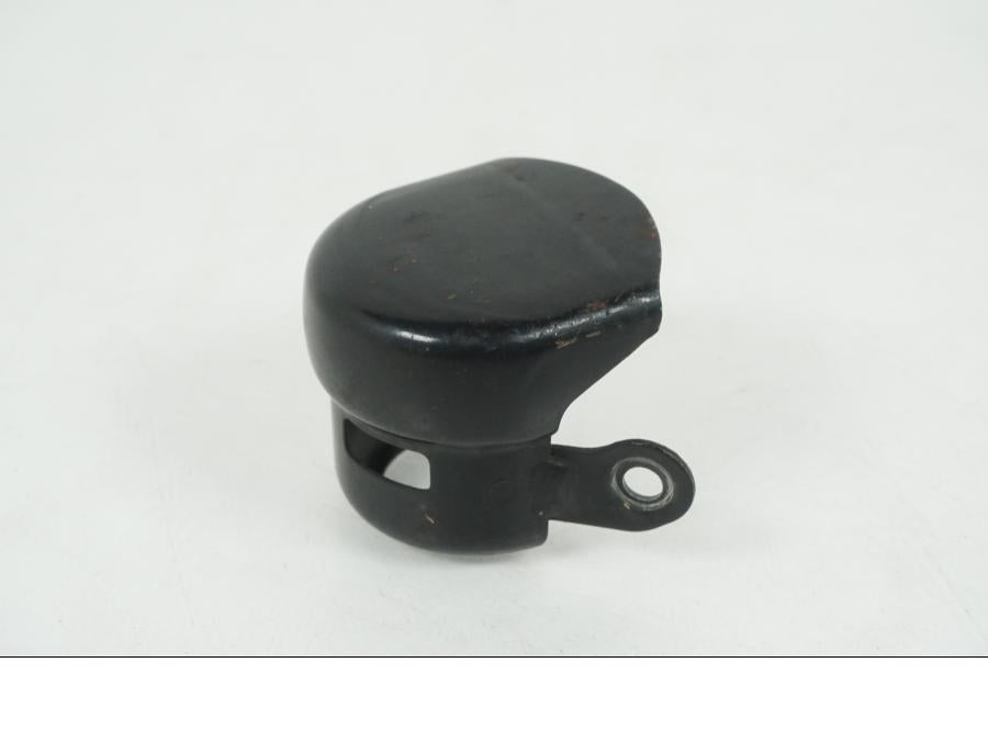 Framsidan på Bromshuvudcylinderskydd från en Yamaha XVS 1100 -2004 motorcykel.