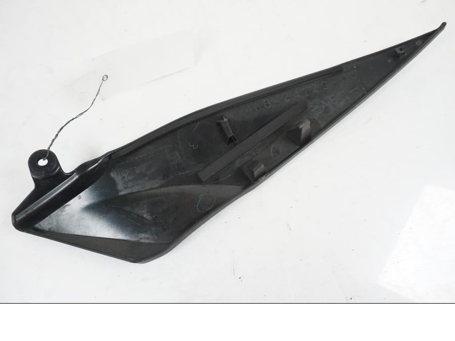 Baksidan på Bensintankskåpa från en Yamaha YZF 1000 R1 -2007 motorcykel.