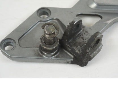 Höger sida på Fotpinnefäste från en Kawasaki ZZR 1100 -1994 motorcykel.