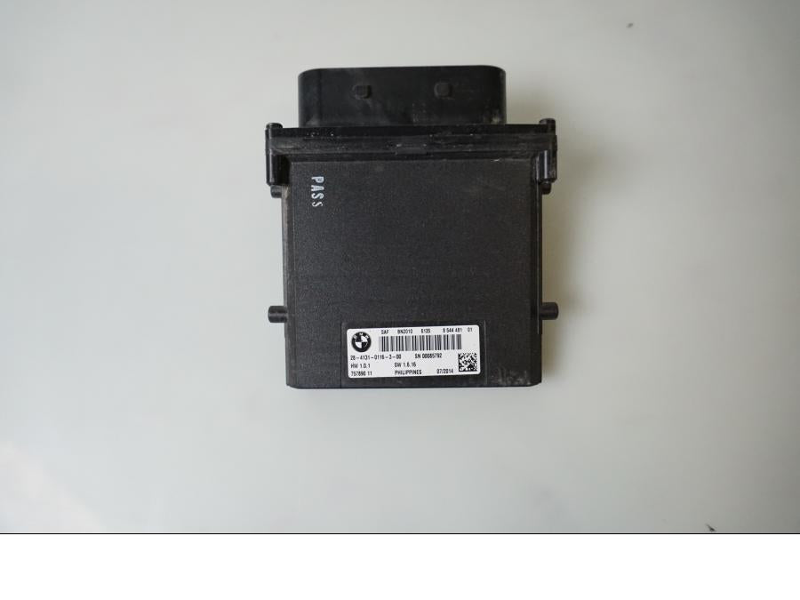 Framsidan på Styrbox från en BMW R 1200 GSA -2014 motorcykel.