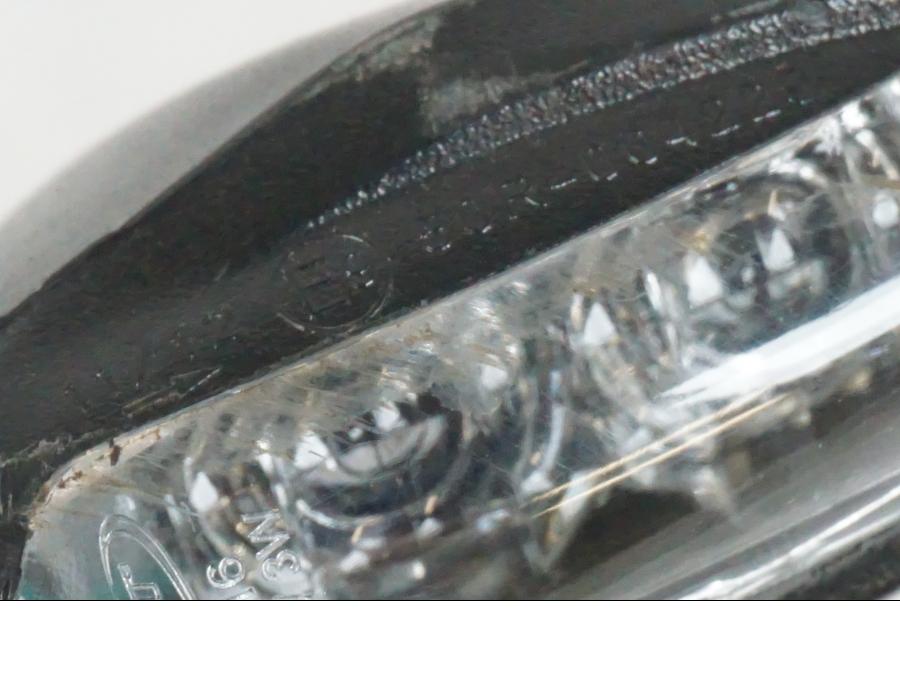 Snett uppifrån på Blinkers LED från en Husqvarna 701 SUPERMOTO ABS -2016 motorcykel.