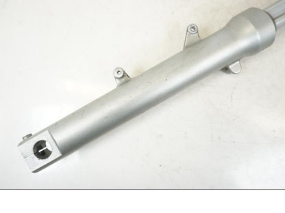 Baksidan på Gaffelben från en BMW F 650 CS -2003 motorcykel.