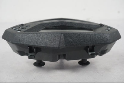 Snett nerifrån på Instrumentpanel från en Kawasaki ER-6N ABS -2010 motorcykel.