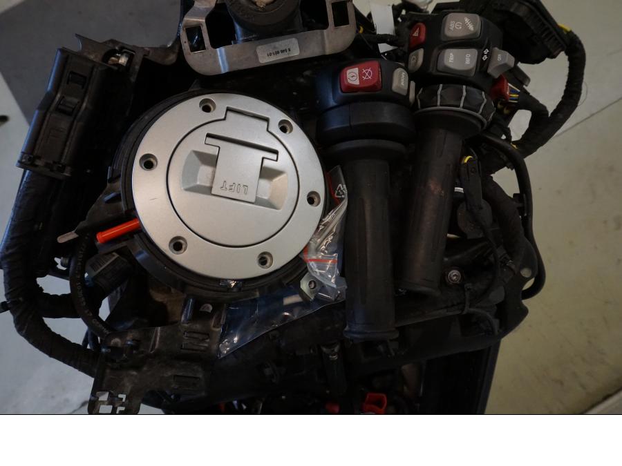 Extrabild3 på Motorpaket från en BMW S 1000 XR -2019 motorcykel.