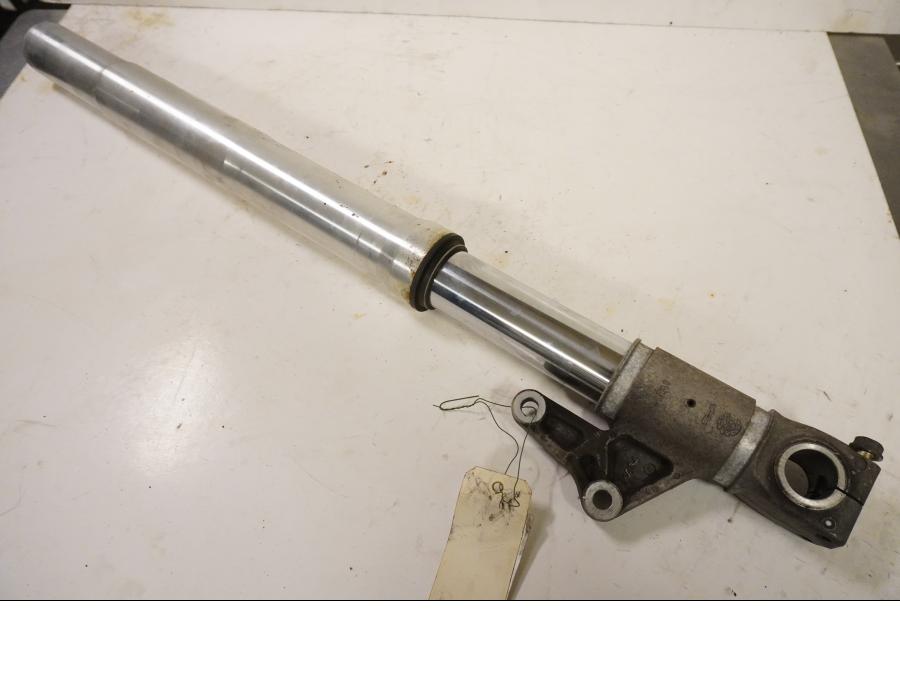 Framsidan på Gaffelben från en Ducati Monster 620 -2004 motorcykel.