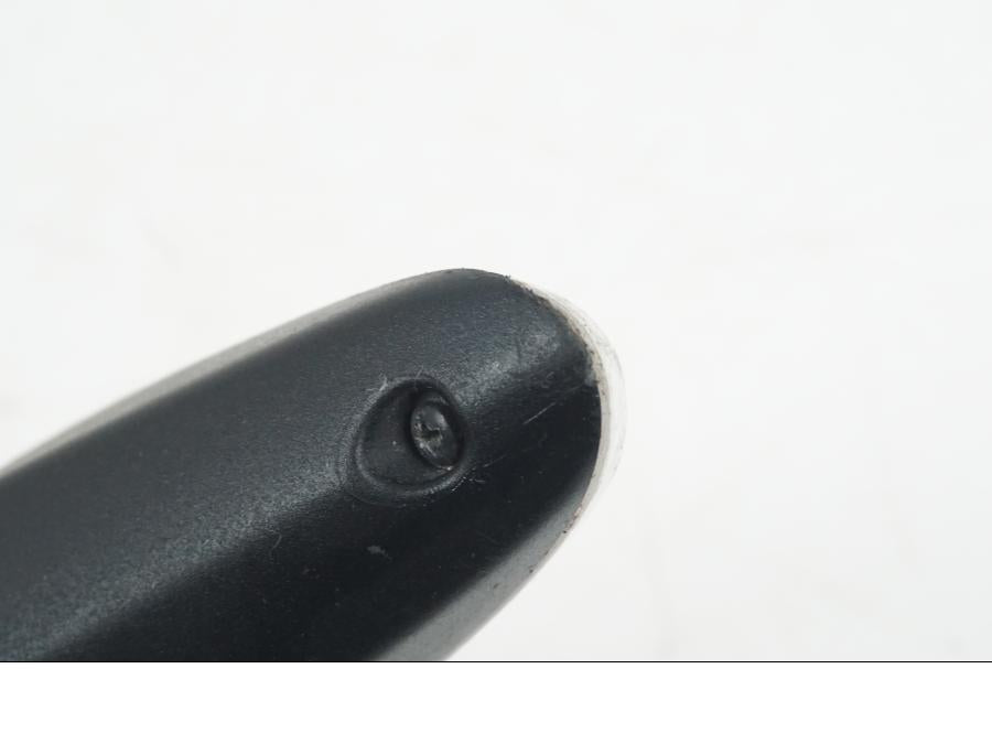 Snett nerifrån på Blinkers från en Ducati Hyperstrada -2013 motorcykel.