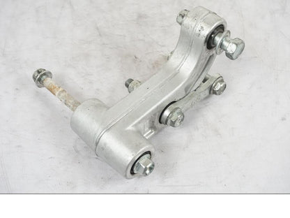 Vänster sida på Stötdämparlänkage från en Yamaha MT-09 -2020 motorcykel.