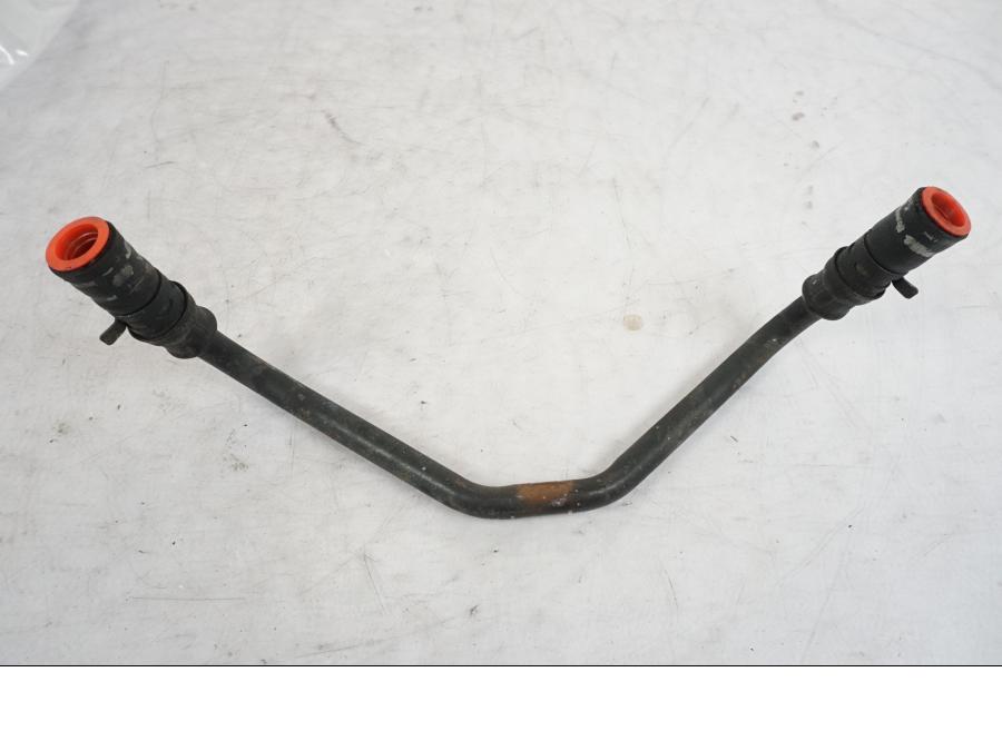 Baksidan på Oljekylrör från en BMW R 850 R -2004 motorcykel.