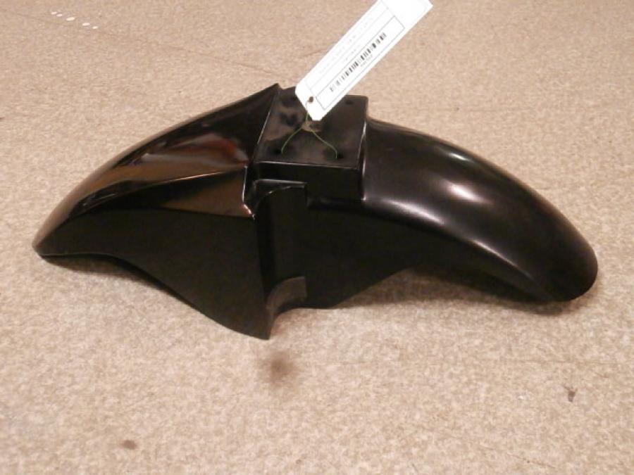 Framsidan på Framskärm från en Suzuki GS 500 -2004 motorcykel.