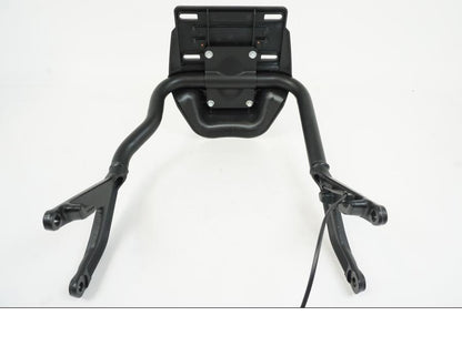 Vänster sida på Skylthållare från en H-D FAT BOB fxfb -2018 motorcykel.