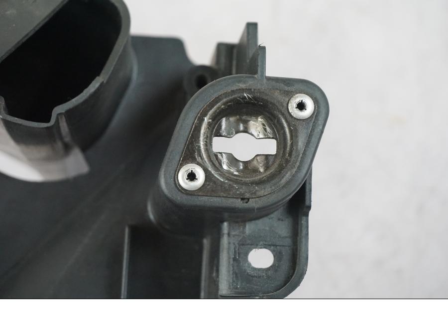 Snett uppifrån på Plast från en Yamaha XVS 1100 -2004 motorcykel.