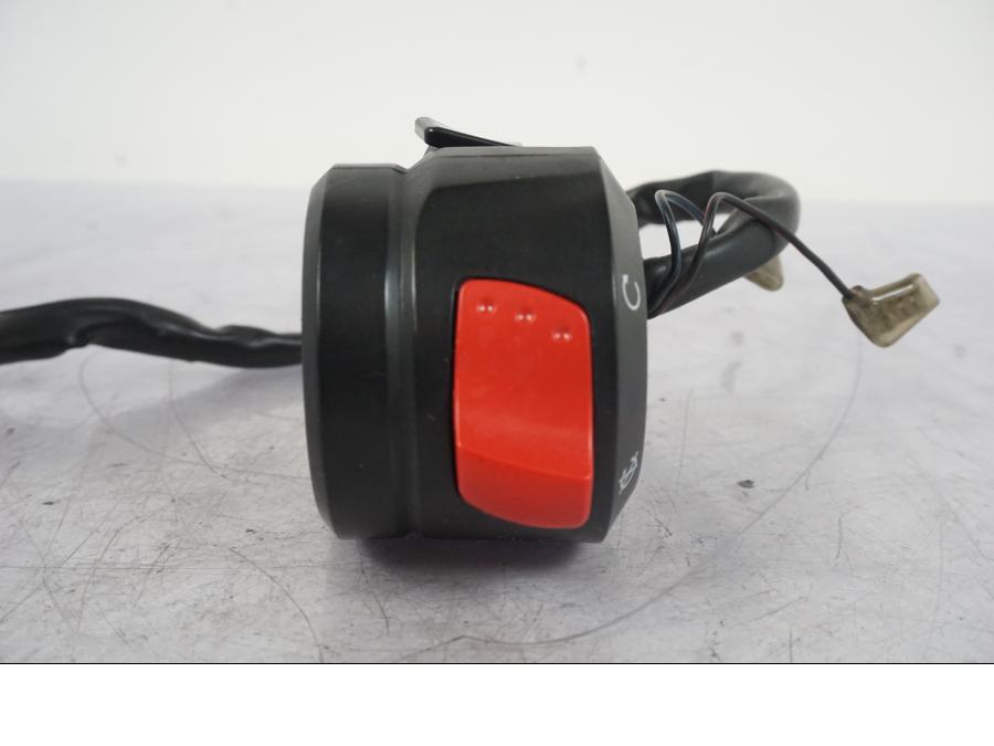 Baksidan på Styrelreglage från en Suzuki GSX-R 1000 -2005 motorcykel.