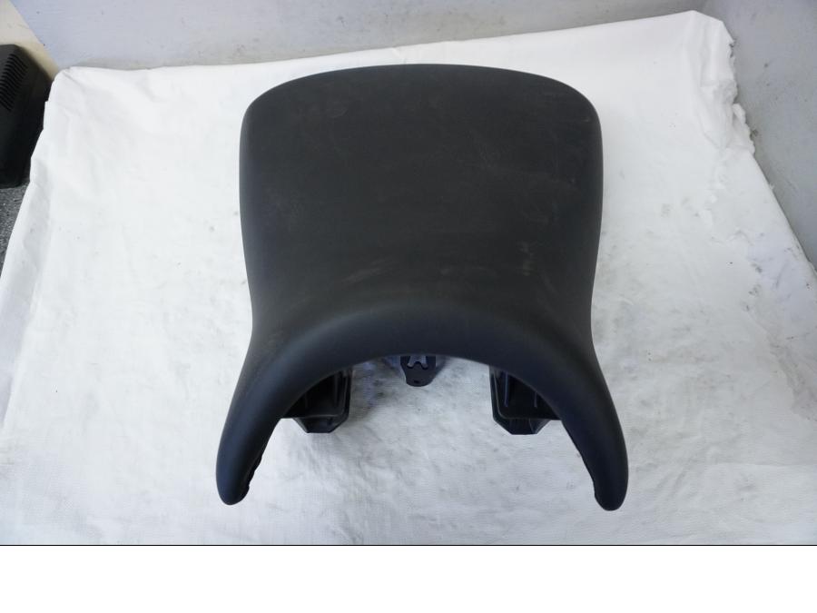 Framsidan på Sadel från en BMW K 1600 -2015 motorcykel.