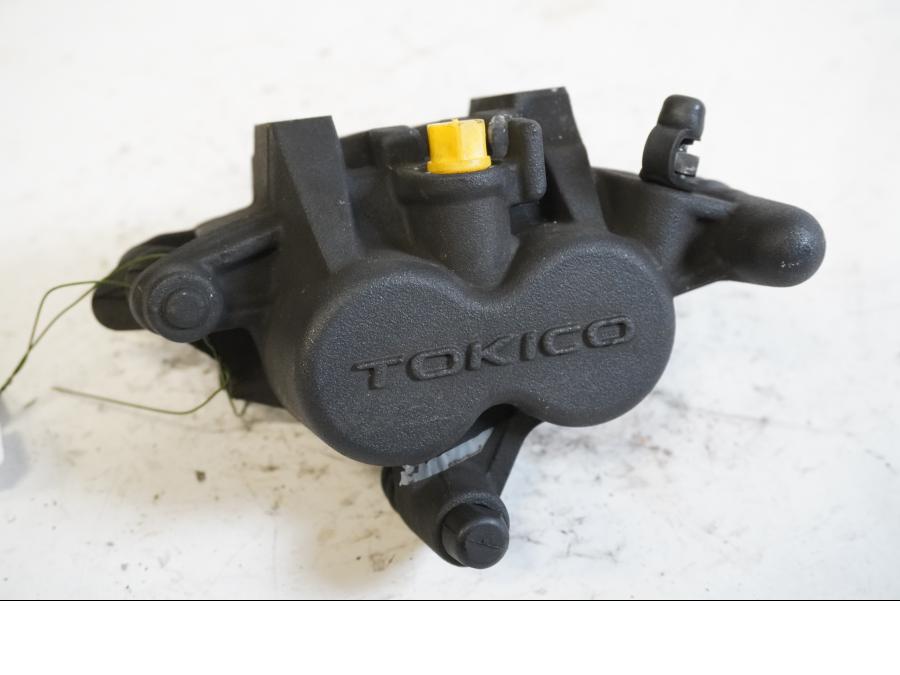 Framsidan på Bromsok från en Kawasaki ER-6N -2011 motorcykel.