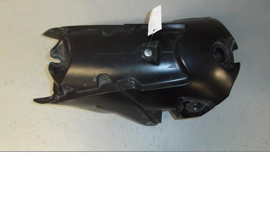 Baksidan på Bensintank från en KTM 640 Duke -2002 motorcykel.