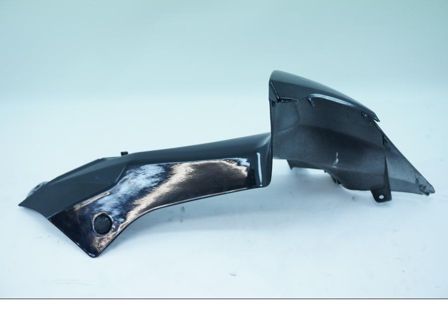 Baksidan på Toppkåpa från en Suzuki GSX-R 1000 -2011 motorcykel.