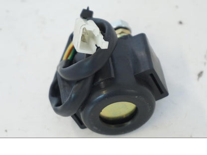 Vänster sida på Startrelä från en Kymco Agility 125 -2019 scooter.