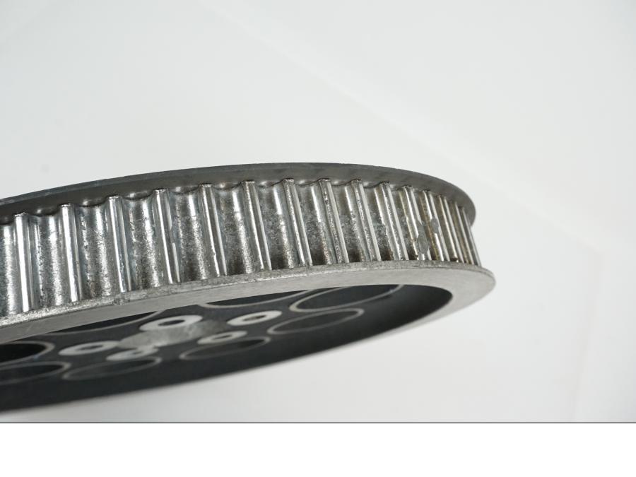 Höger sida på Remhjul från en H-D Dyna Low Rider FXDL -2004 motorcykel.