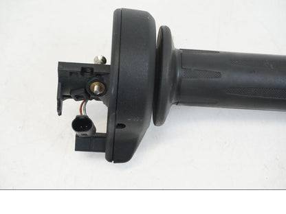 Baksidan på Gasreglage från en BMW R 1250 GS -2019 motorcykel.