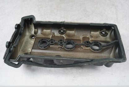 Snett nerifrån på Ventilkåpa från en Triumph Tiger Explorer -2016 motorcykel.