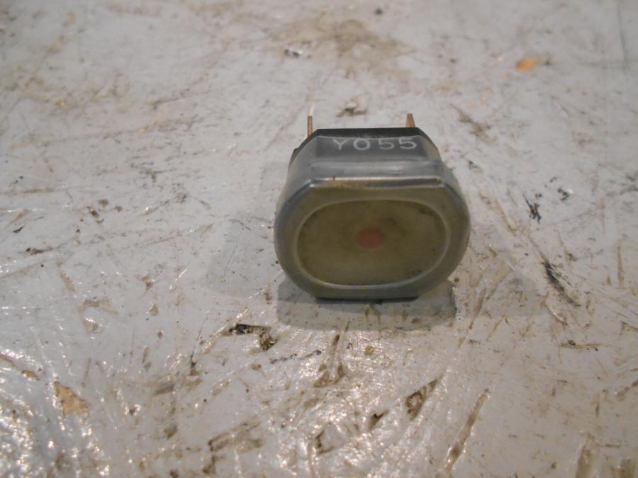 Framsidan på Relä från en Suzuki VS 750 Intruder -1986 motorcykel.