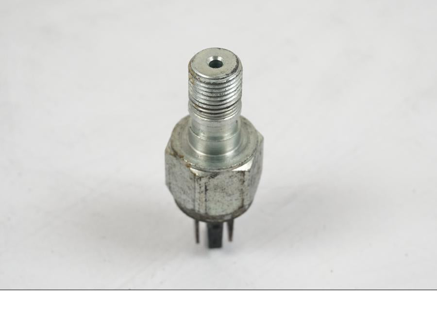 Höger sida på Bromsljuskontakt från en Aprilia RS 125 -2000 motorcykel.