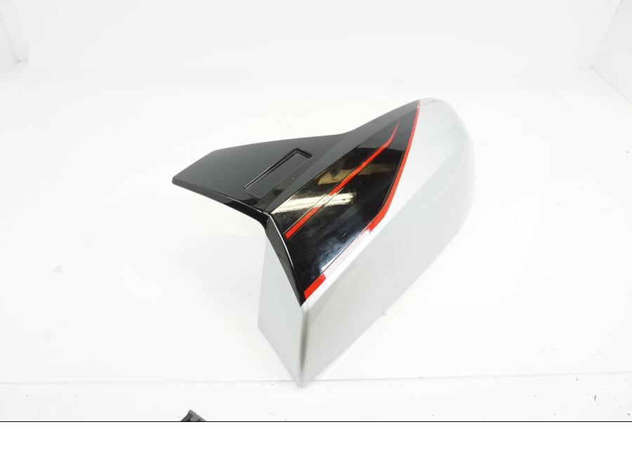 Baksidan på Väskdekor från en BMW K 1600 -2020 motorcykel.