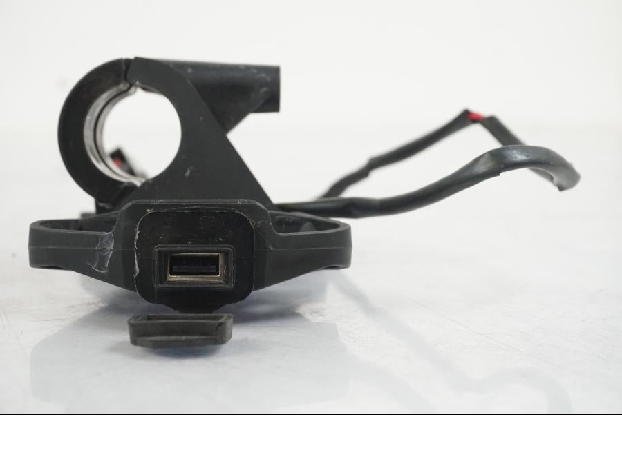 Extrabild1 på Instrumentpanelsfäste från en KTM 1290 Super Duke R -2022 motorcykel.