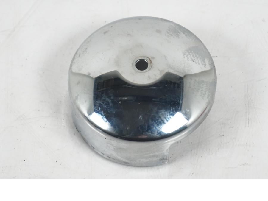 Vänster sida på Startmotorkåpa från en H-D Softail Standard FXST -2001 motorcykel.