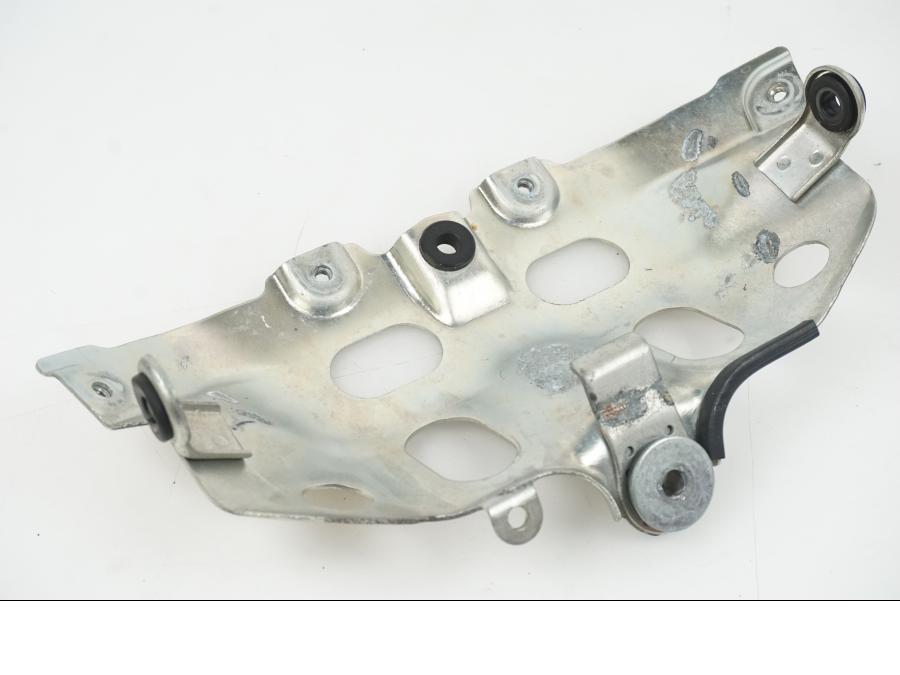 Höger sida på Bensintankfäste från en Suzuki GSX-R 1000 -2007 motorcykel.