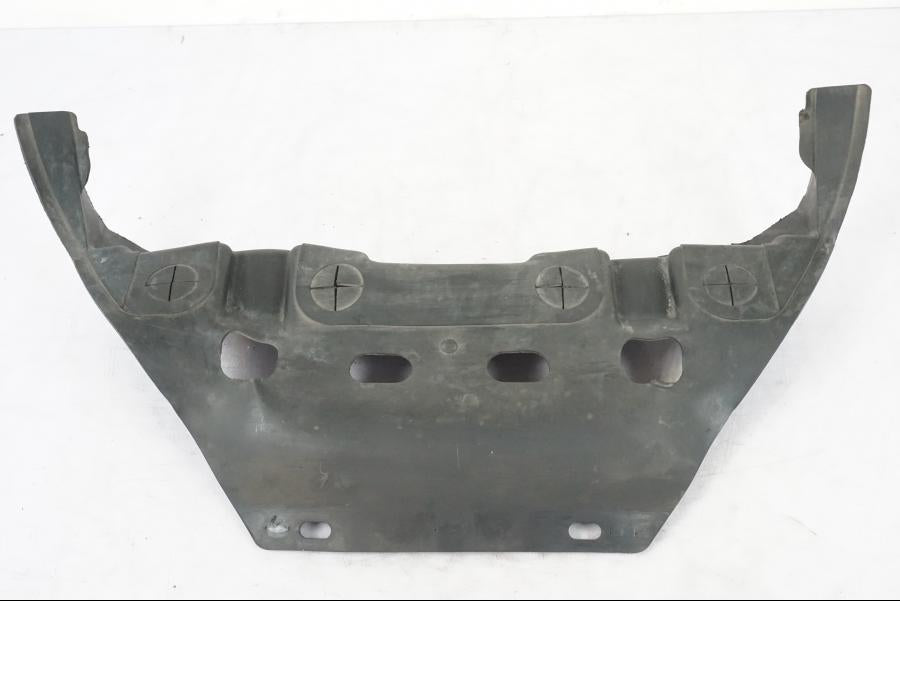 Framsidan på Värmeskydd från en Honda CBR 1000 F -1999 motorcykel.