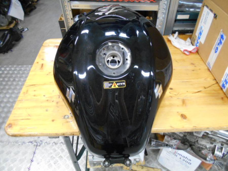 Höger sida på Bensintank från en Suzuki GSX 1300 R -2009 motorcykel.